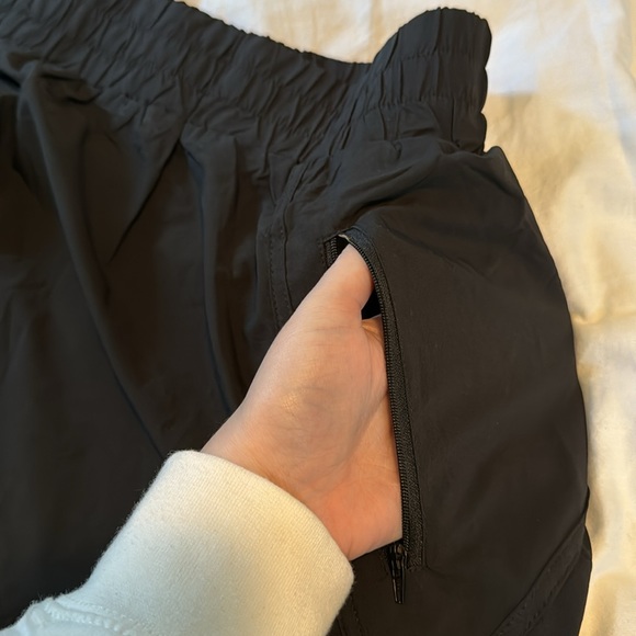 Running shorts with liner - Picture 3 of 4